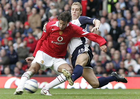 在这个足球 在这个足球